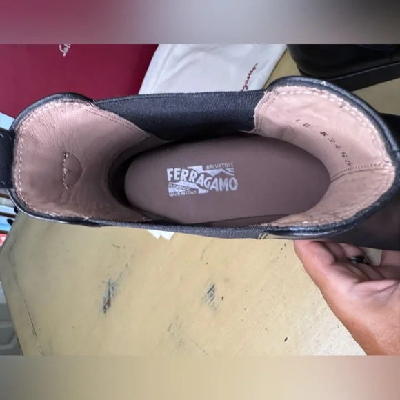 Salvatore Ferragamo Tom Black Leather boots - Picture 6 of 11